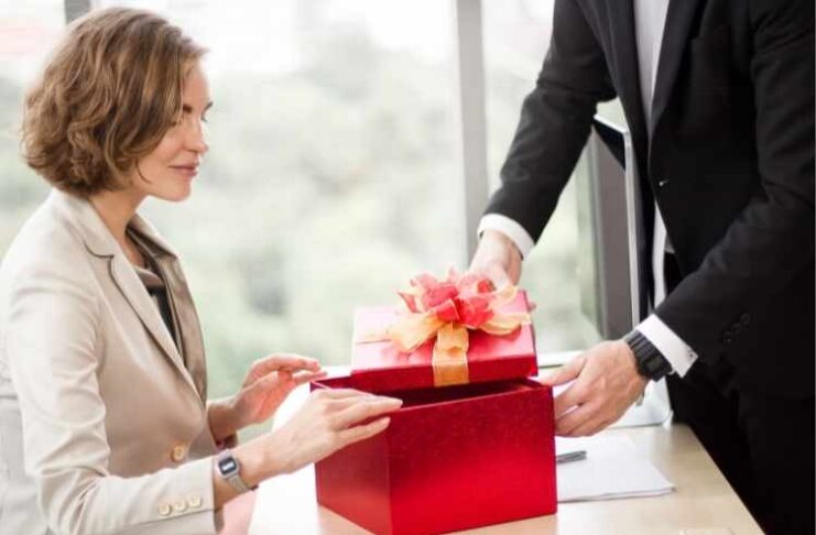 diwali par employees ke liye ye hai behtar gift ideas