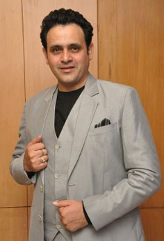 विजय अरोरा